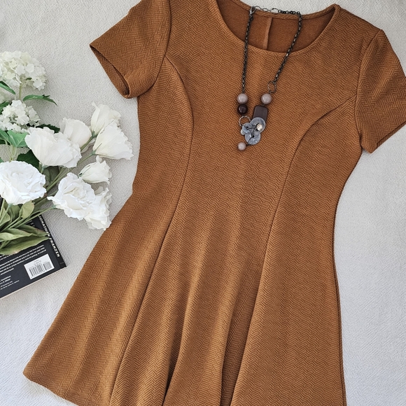 Lot of 5 Floral & Skater Mini Dresses | Size Junior L - Picture 5 of 16